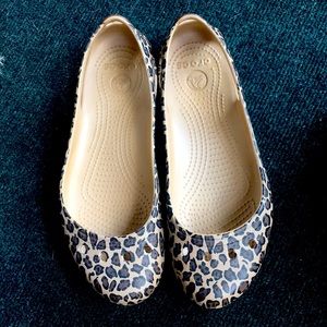 Crocs (leopard) size 10